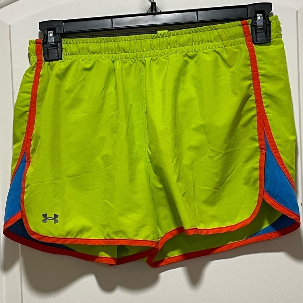 *Vibrant* Under Armour Fly-By 2.0 Heat Gear Womens Medium 3” Running Athletic